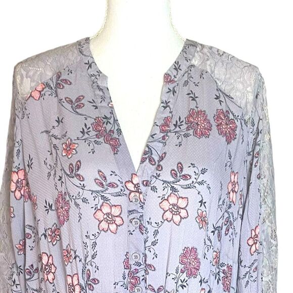 Torrid Wm’s Sz 4 Light Gray Purple Floral Lace Textured Boho Hi Lo Tunic Blouse - Picture 3 of 6
